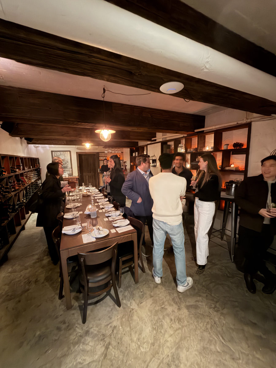 Founders connecting at a Table dinner, Follia
